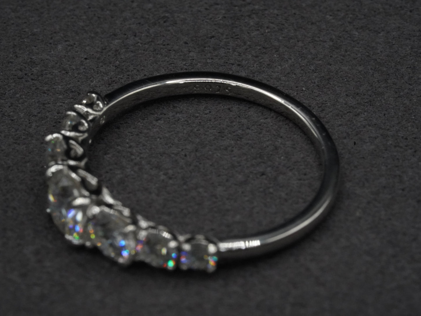 Ein Moissanite rind welcher ein Leben lang seinen Besitzer begleitet