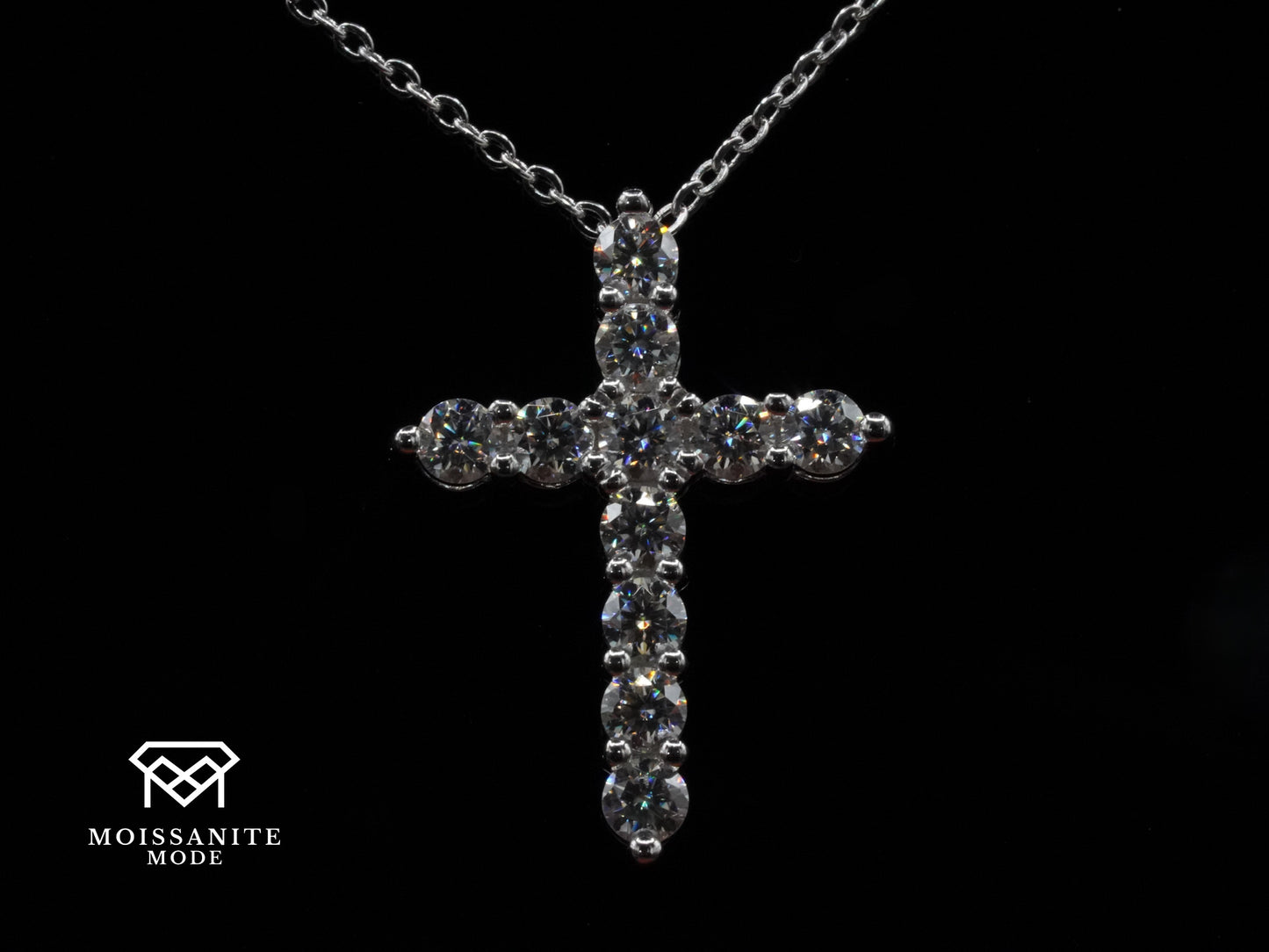 Silber Moissanite Kreuz mit Kette und 3mm Steinen