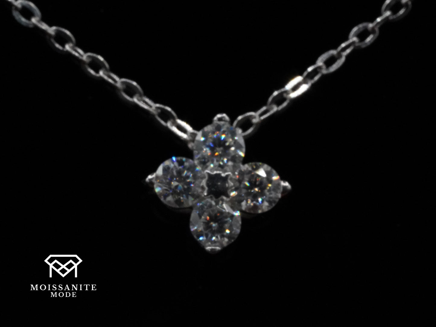 Kleine Moissanite Anhänger aus Silber an eine Silber Kette für Herren und Damen