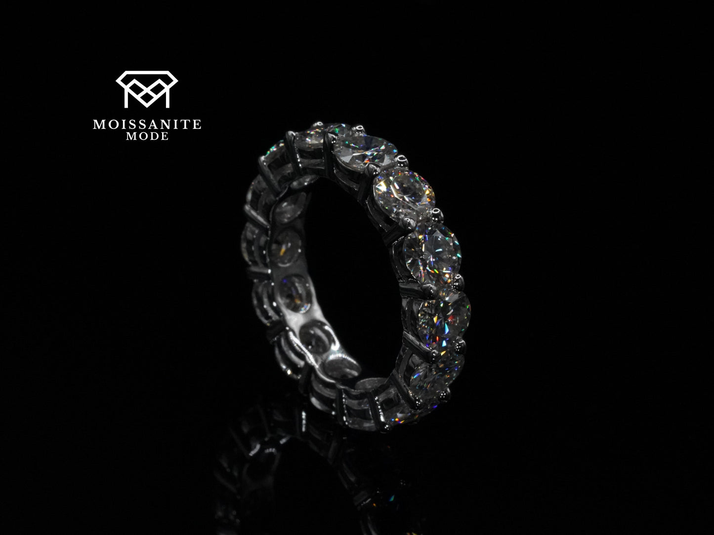 Stehender Moissanite Ring aus Silber, perfekt für Hochzeiten oder Verlobungen