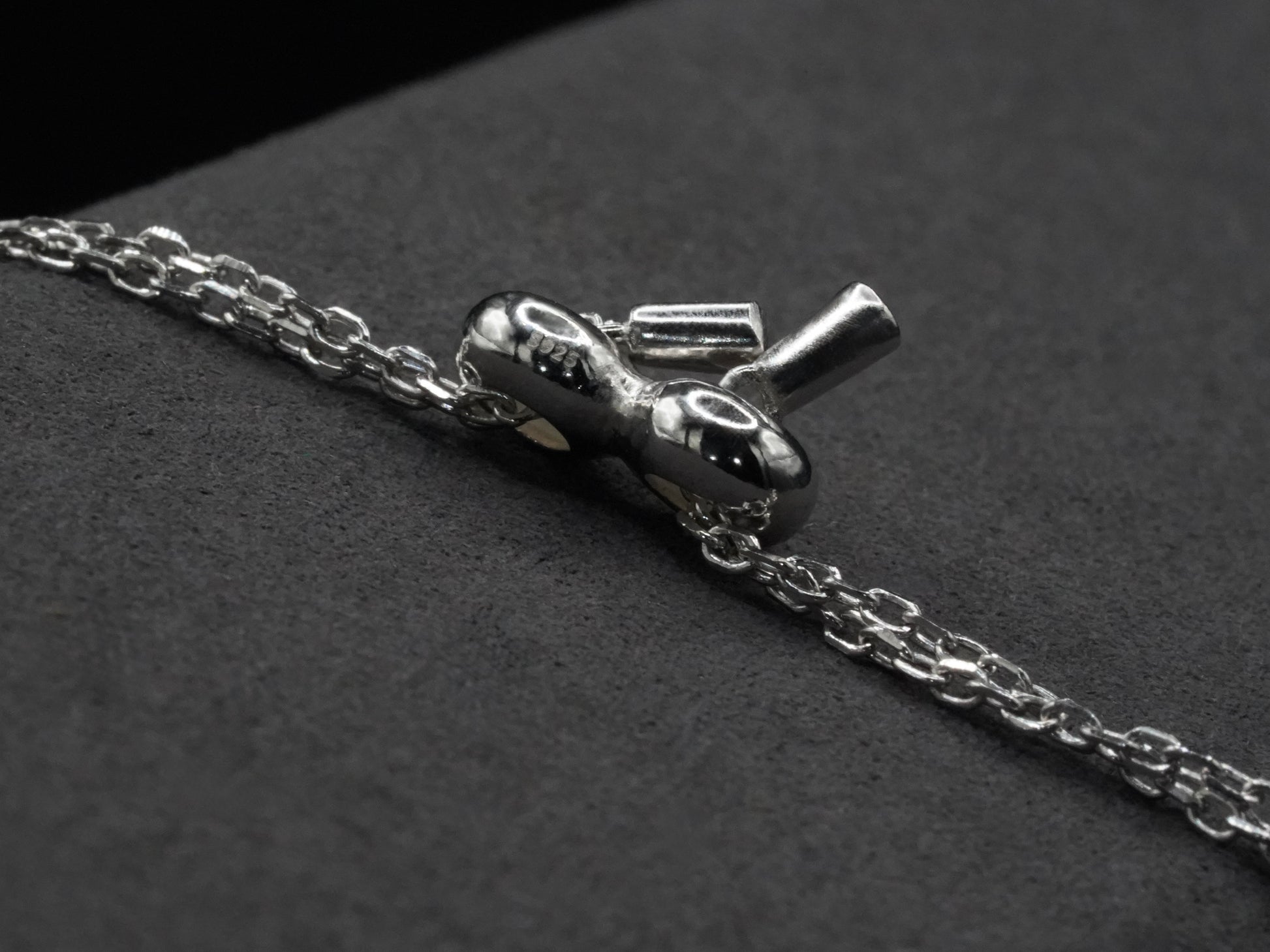 Qualitäts stempel auf S925 Sterling Silber am Größenverstellbaren verschluss
