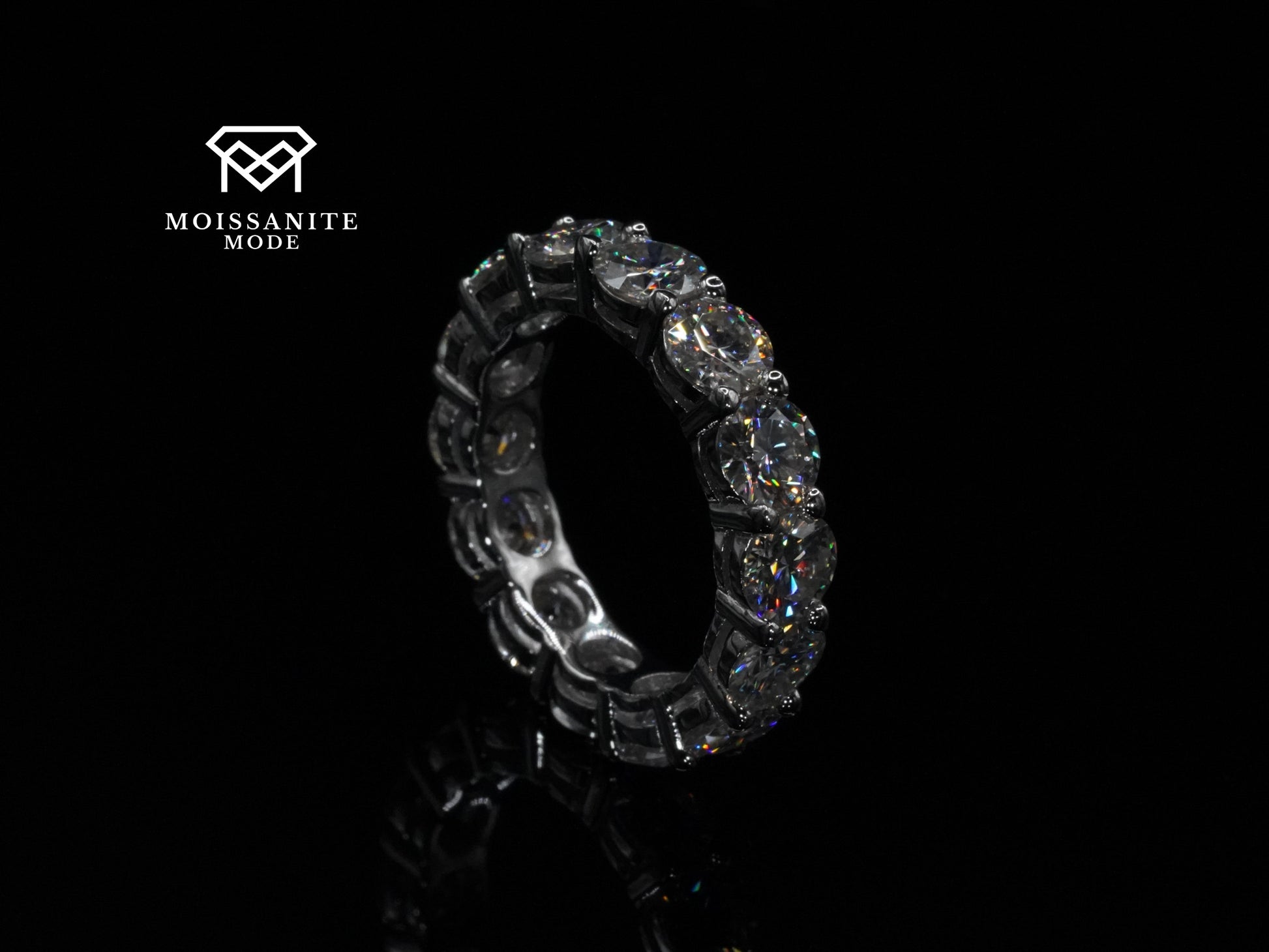 Stehender Moissanite Ring aus Silber, perfekt für Hochzeiten oder Verlobungen
