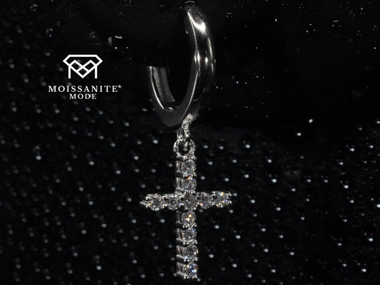 Moissanite Kreuz Ohrringe 0,66ct aus 925 Sterling Silber mit 18k Weißgoldplattierung