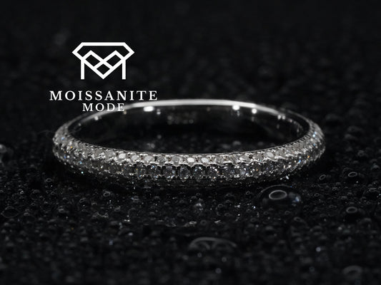 Moissanite Verlobungsring mit 1mm Steinen aus 925 Sterling Silber