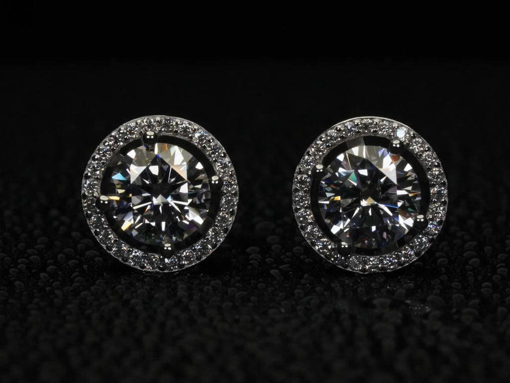 Moissanite Schmuck Ohrstecker mit rundem Halo und Moissanite in der Mitte
