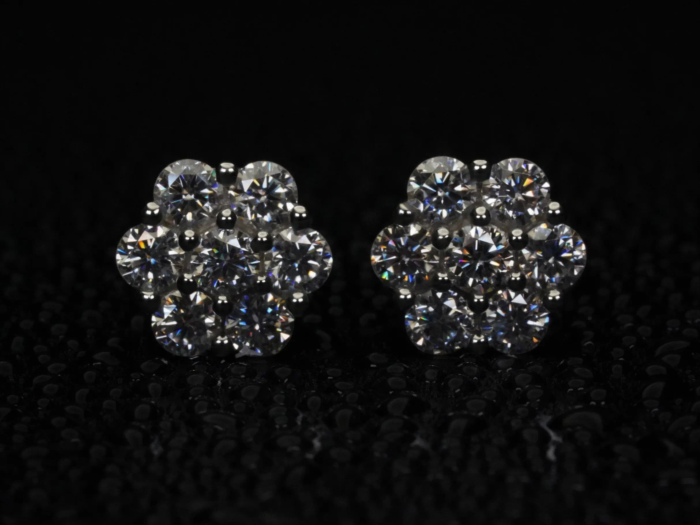 Moissanite Ohrstecker mit viel Glitzer und extremen Funkeln von 3mm Moissaniten