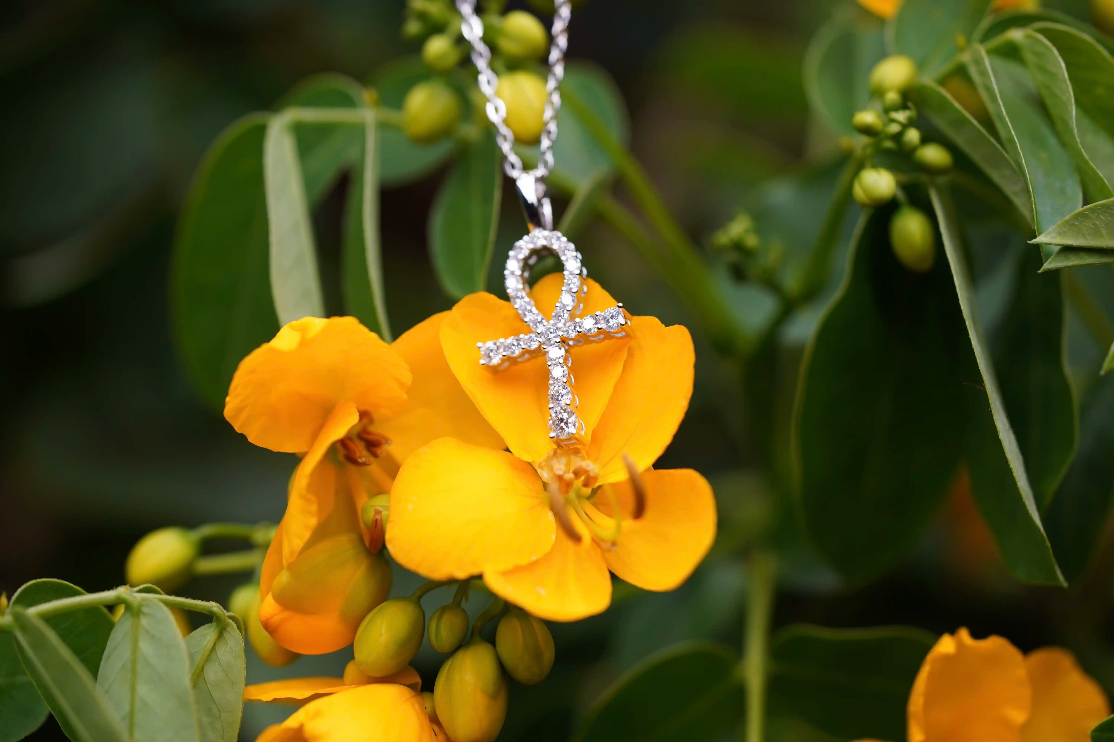 Moissnaite Schmuck Steinen in einem Ägyptischem Ankh Kreuz Anhänger aus Sterling Silber