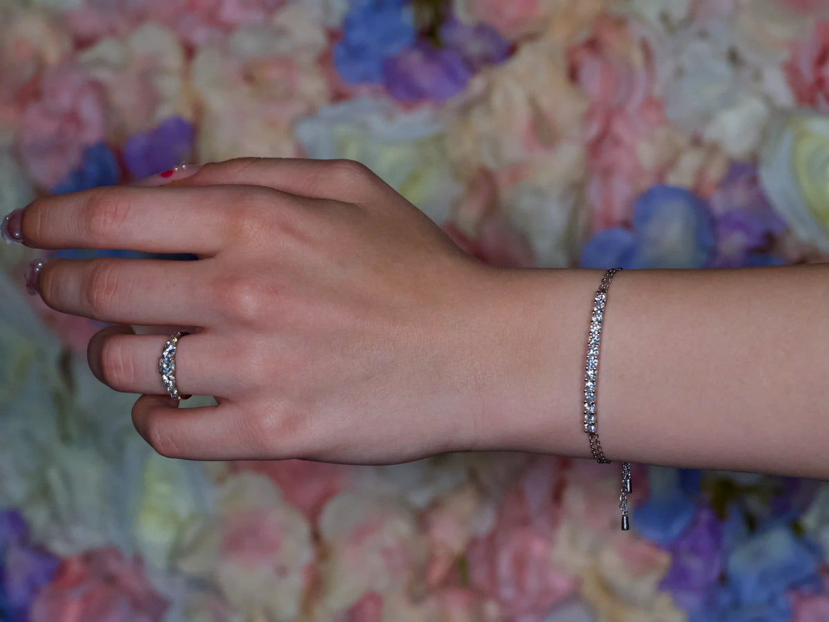 Echte Fotos: Moissanite Armband mit 3mm Brillanten an der Hand getragen.. Dauerhaft funkeln im alltag