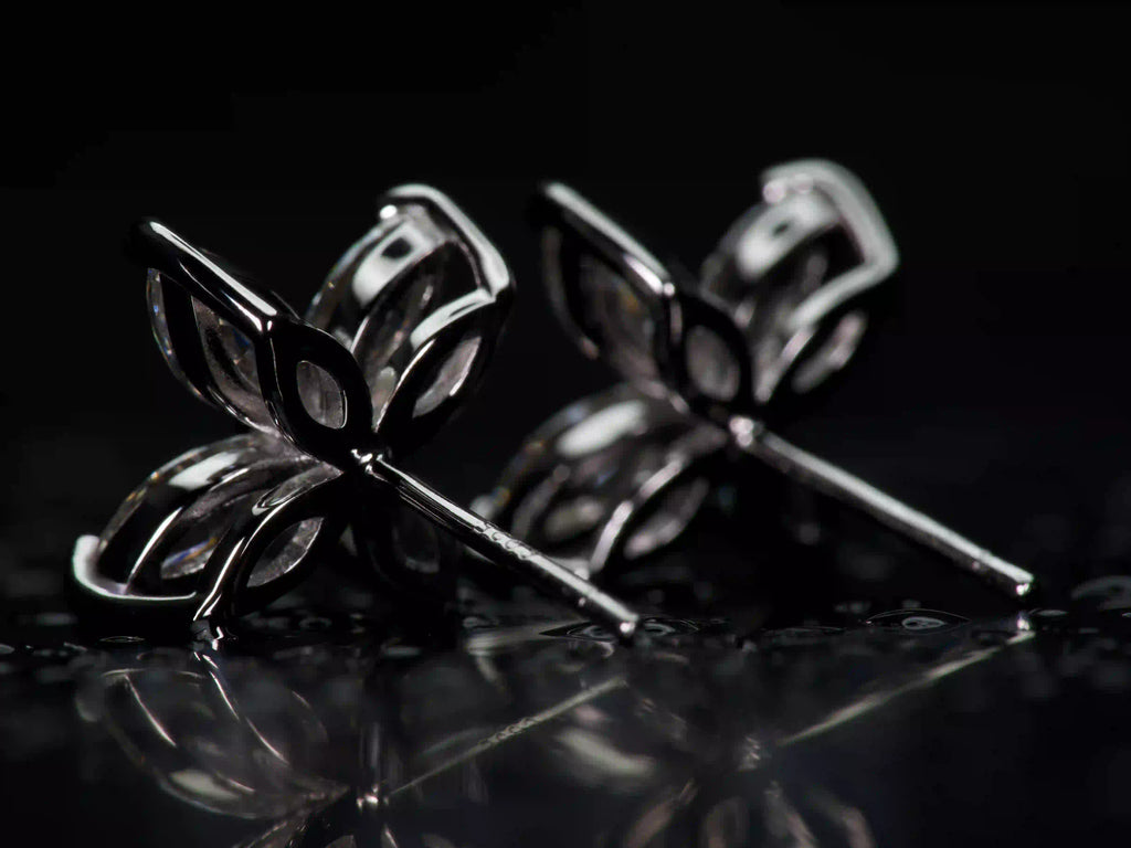 Echte Fotos im Echten Licht von Moissanite Schmuck Kleeblatt Ohrstecker – perfektes Geschenk das ein leben lang erinnert