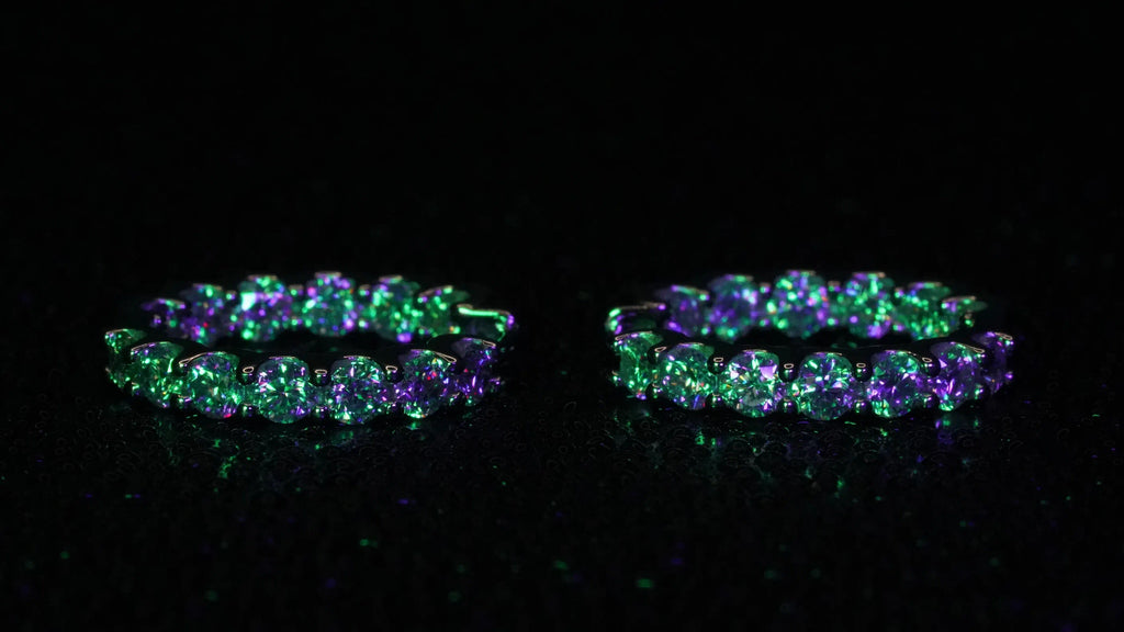 Funkelnde Moissanite Creolen mit Moissanite Steinen rund herum besetzt