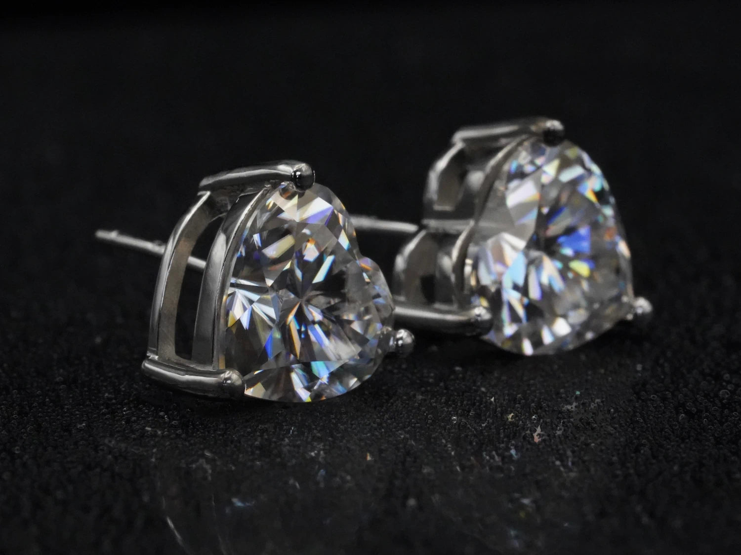 Funkelnder Moissanite Schmuck Ohrringe Mit Funkelnden Moissnaite Steinen in Herz form