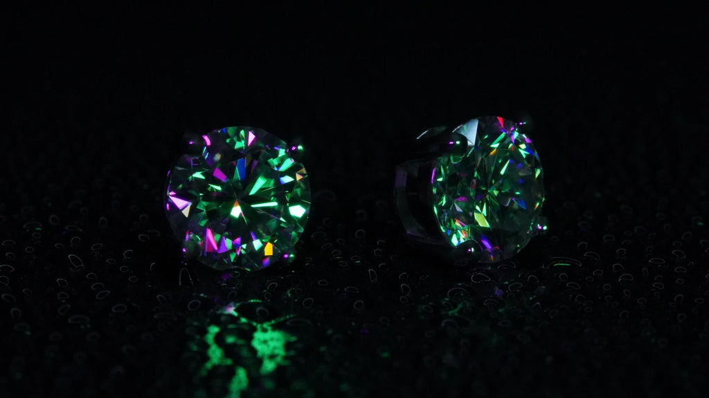 Funkelde Moissanite Ohrringe in verschiedenen Größen mit einem Stein