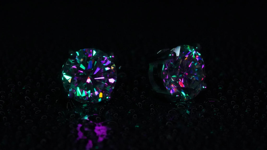 Moissanite Schmuck Ohrringe mit Butterfly verschluss in lila Licht