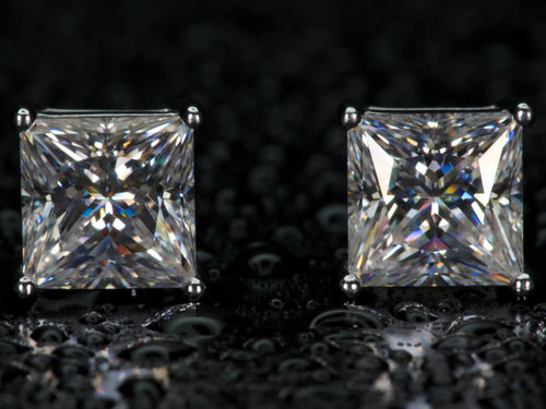 Moissanit Princess Cut Ohrstecker frontal – echte fotos aus 925 Silber & Weißgold, extrem starkes Funkeln mit mehr Feuer als Diamant im echten Licht