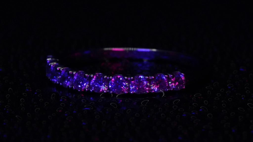 Moissanite Eternity Ring nur zu hälfte besetzt aus Sterling Silber mit Weißgold