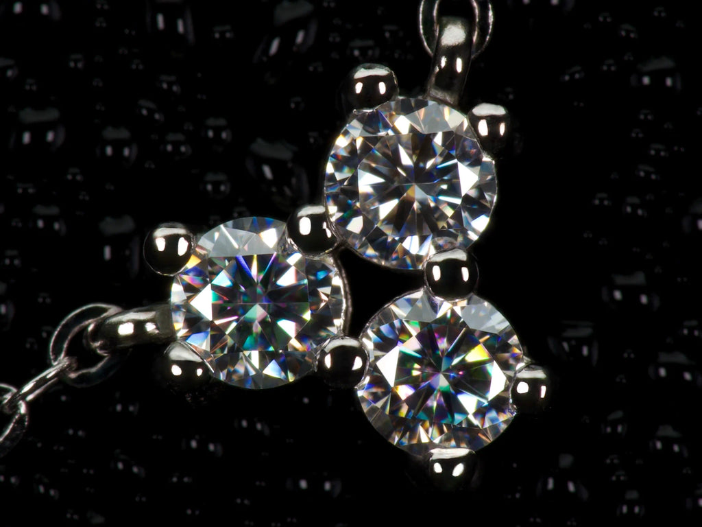 Moissanite Kette mit 3 mm runden Moissaniten – ein zeitloses Geschenk für besondere Erinnerungen und jeden Tag.