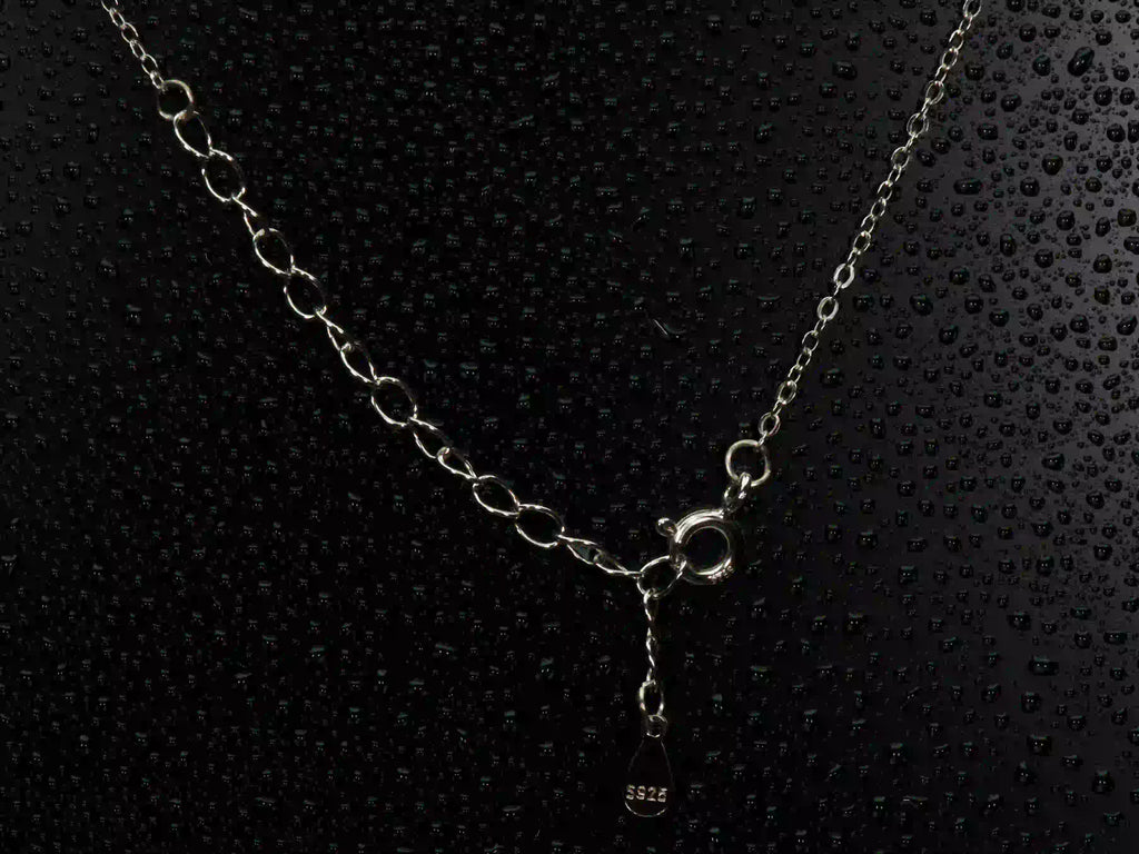 Federring-Verschluss und S925 Anhänger aus 925 Sterling Silber – hochwertige Verarbeitung für viele Jahre Freude.