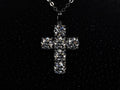 Moissanite Kreuz mit Großen Moissanit Steinen an Silberkette mit Weißgold Finish