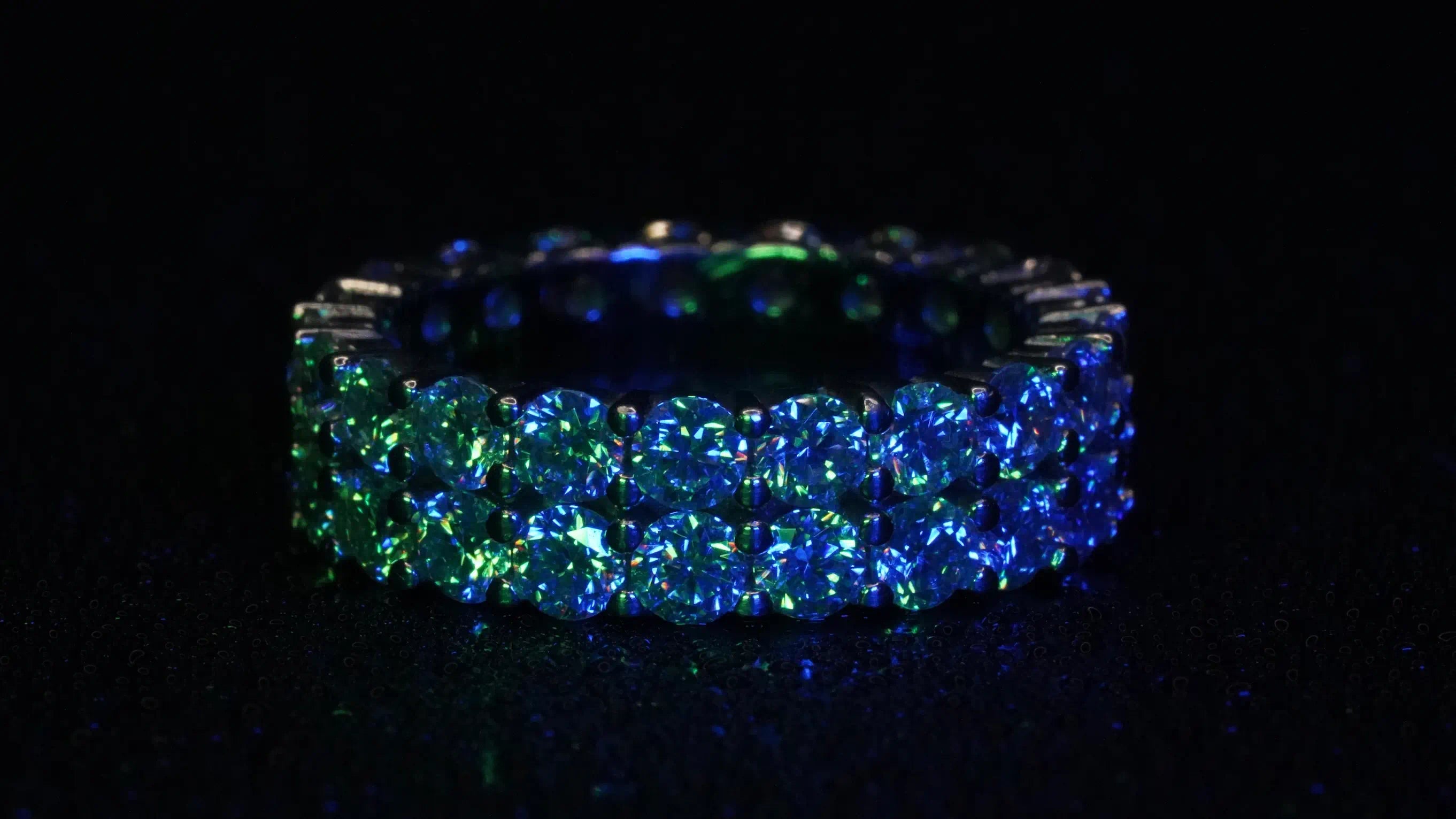 Doppelter zwei reihiger Moissanite Eternity Ring, die ethische Diamant alternative 