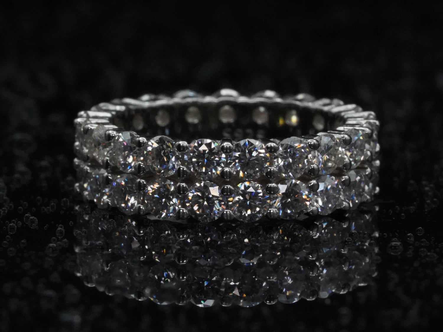 Zweireihiger Moissanite-Ring mit 3 mm Steinen aus 925 Sterling Silber – Frontansicht
