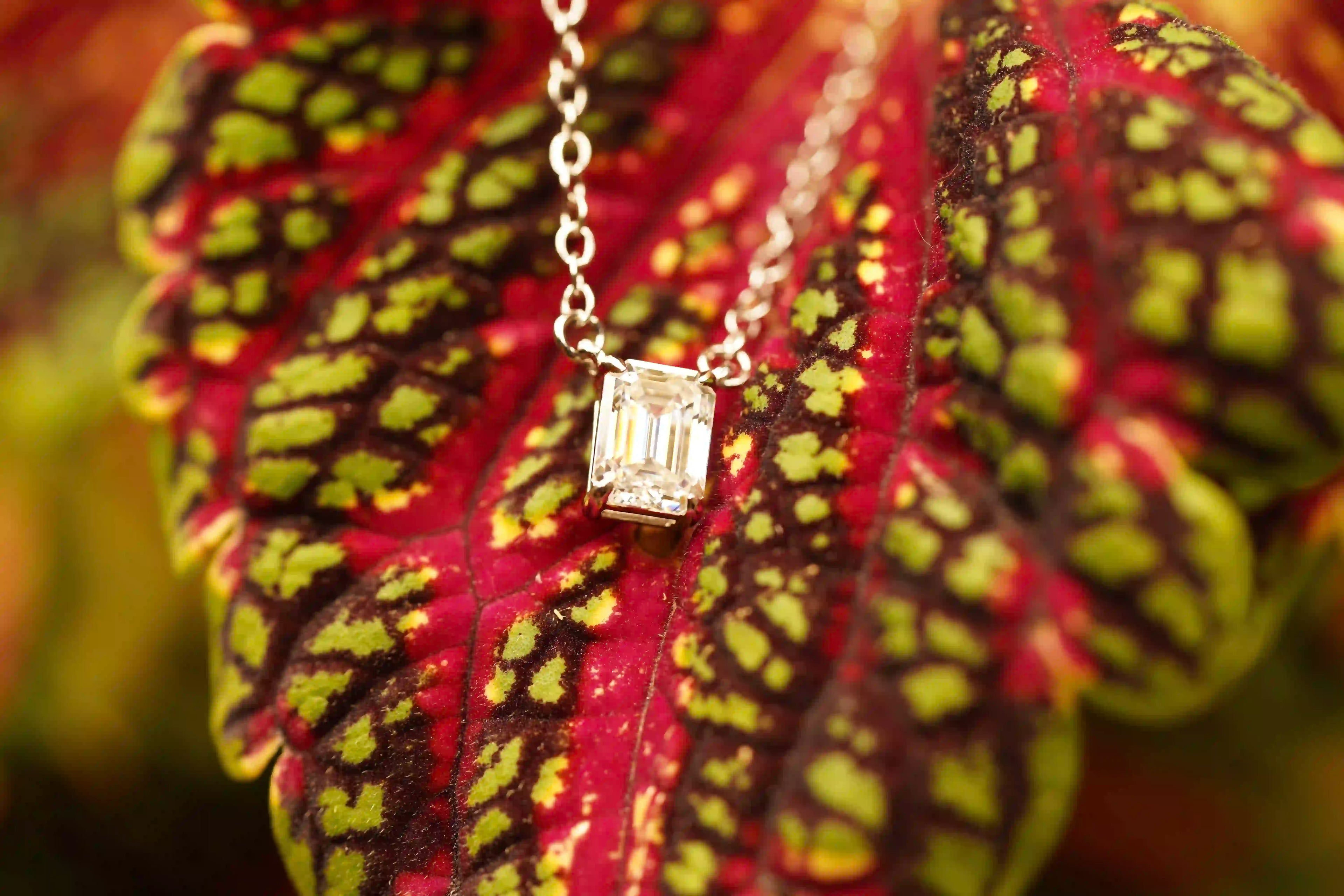 Moissanite Schmuck kette für Damen und Herren mit Moissanite Schmuck Stein im Smaragd Schliff