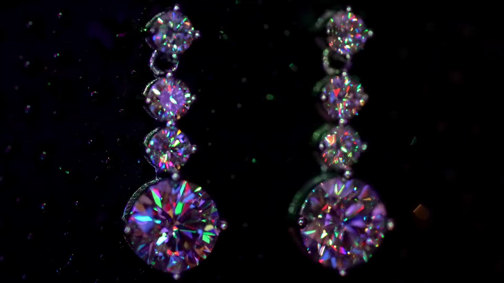 Moissanite Hängeohrringe im RGB-Licht mit starkem farbigem Funkeln, 1 ct beweglicher Moissanit und 3 mm Brillantschliff-Steine aus 925 Silber mit 18K Weißgold