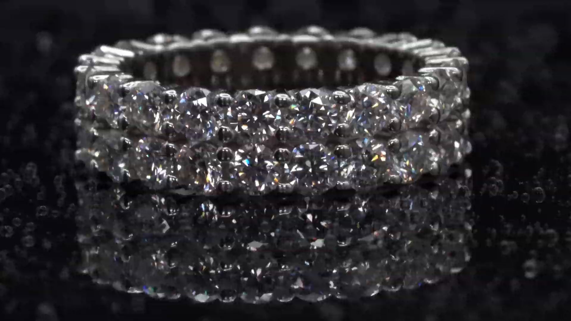 360° Video des zweireihigen Moissanite-Rings mit 3 mm Steinen aus 925 Sterling Silber, 18K Weißgold plattiert