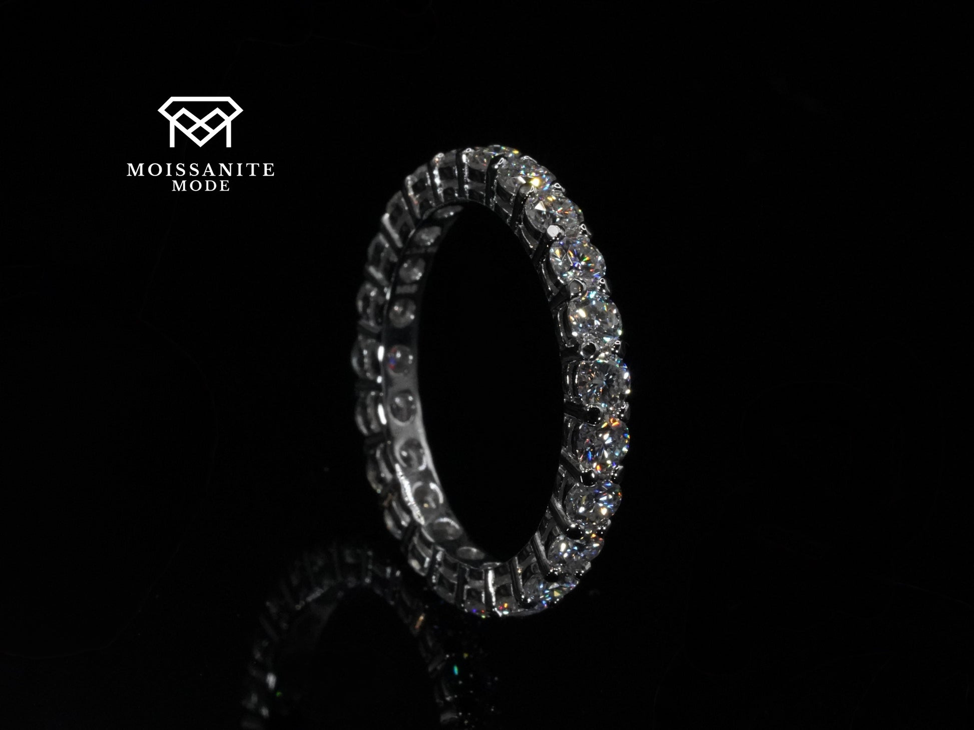 Silber Moissanite Verlobungs  oder Hochzeitsrung mit 3mm Steinen  die mehr glitzern wie Diamanten
