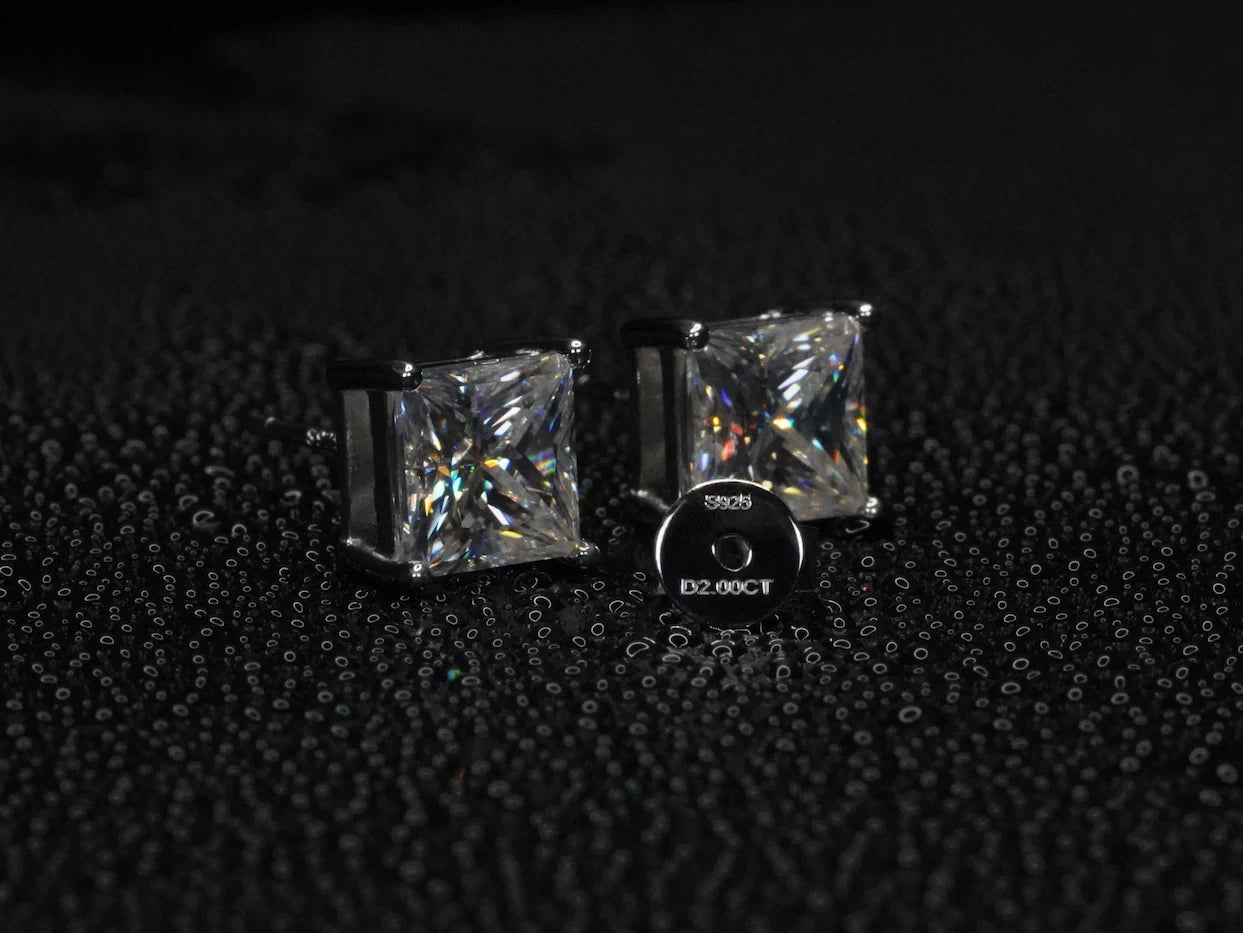 Moissanite Ohrstecker im Princess Cut mit S925 und D 2CT Stempel auf dem Butterfly Verschluss